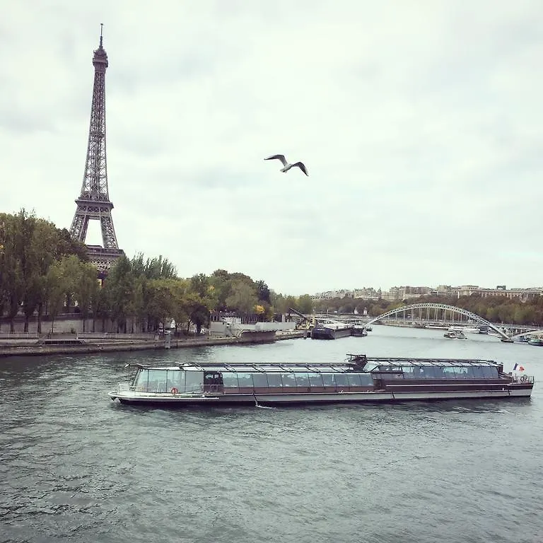 Apartment Eiffel Tower Champs De Mars Paris